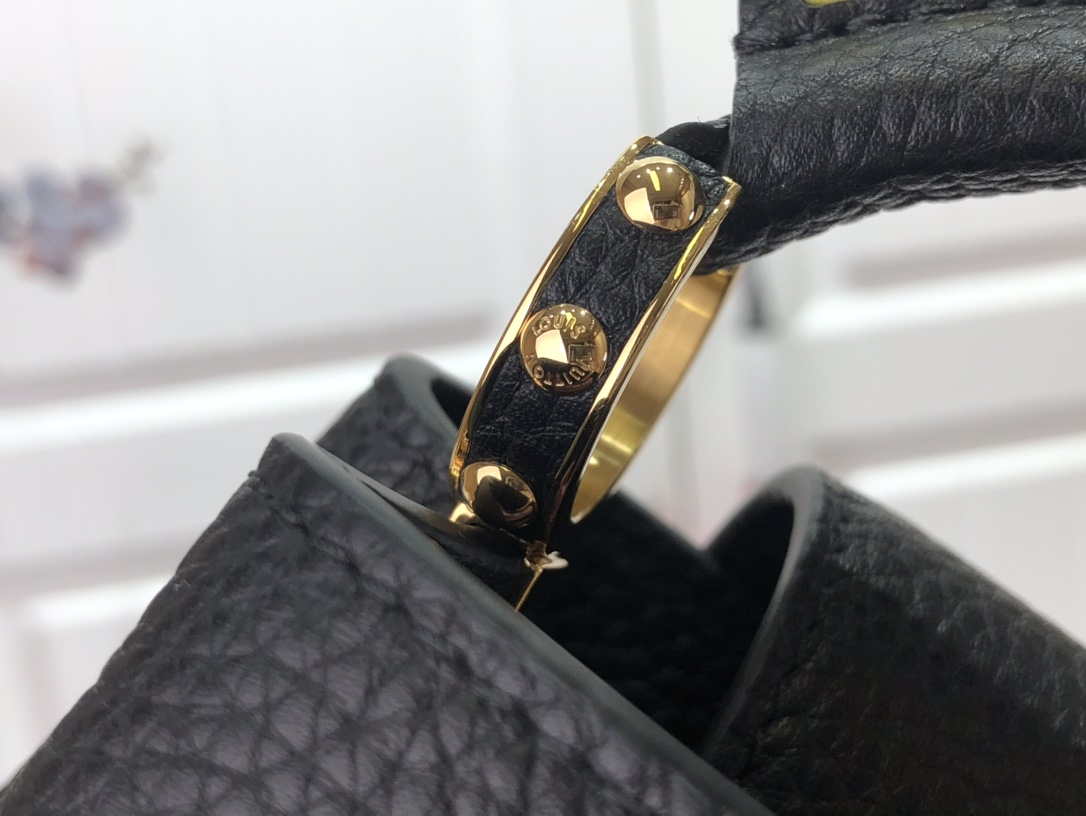 LV M57671 Louis Vuitton Capucines MM Handbag Black