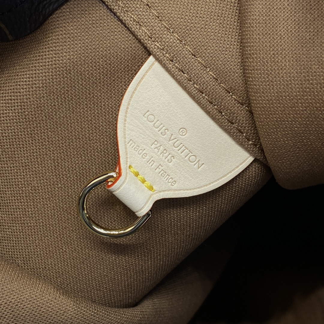 LV M46817 Louis Vuitton Atlantis GM Handbag