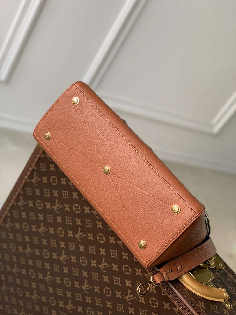 LV M22925 Louis Vuitton Lock It MM Bag Gold