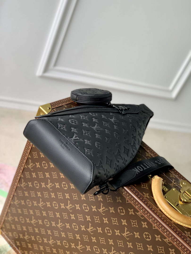 LV M21890 Louis Vuitton Duo Slingbag Black