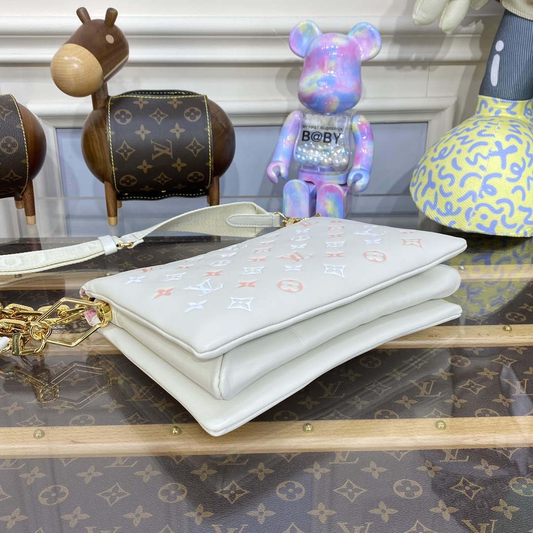 LV M22398 Louis Vuitton Coussin PM Handbag Cr��me Beige