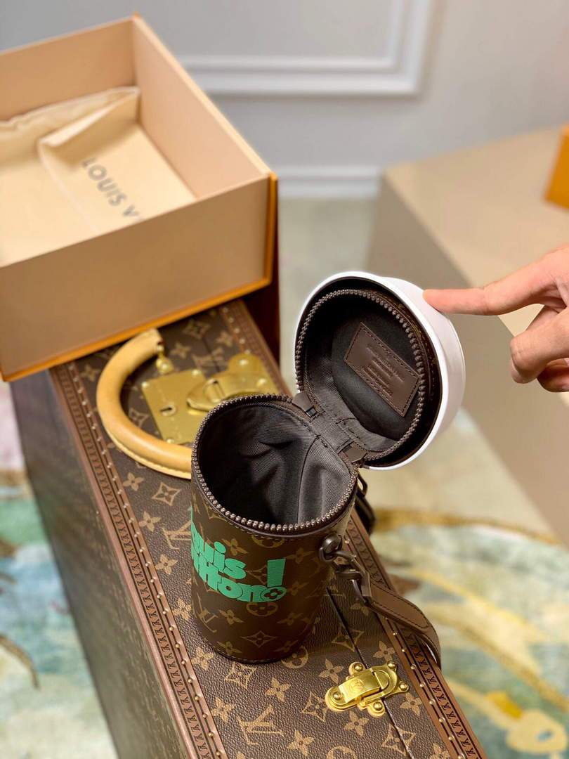 LV M80812 Louis Vuitton Coffee Cup Bag Green
