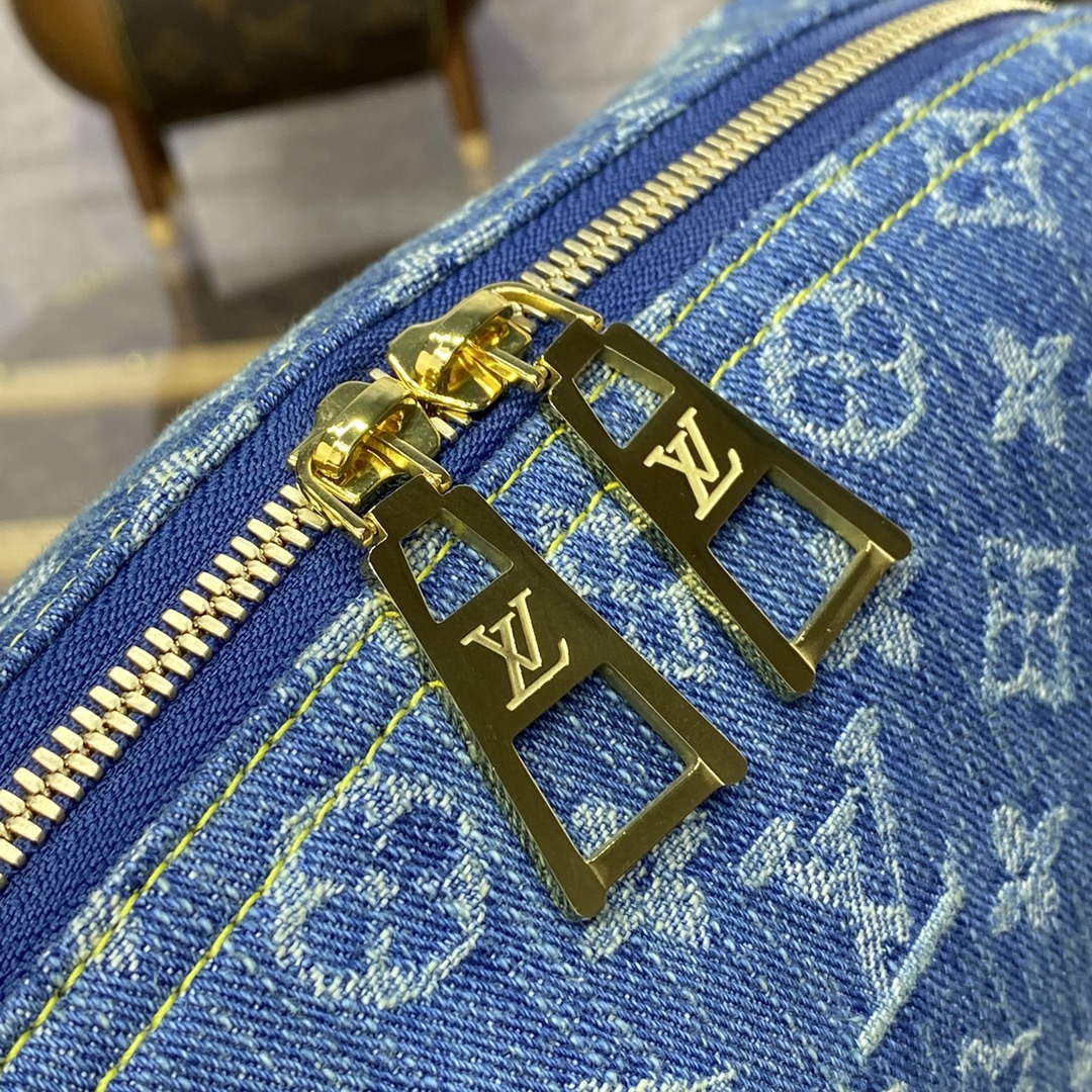 LV M24317 Louis Vuitton Pochette Cosm��tique GM Blue