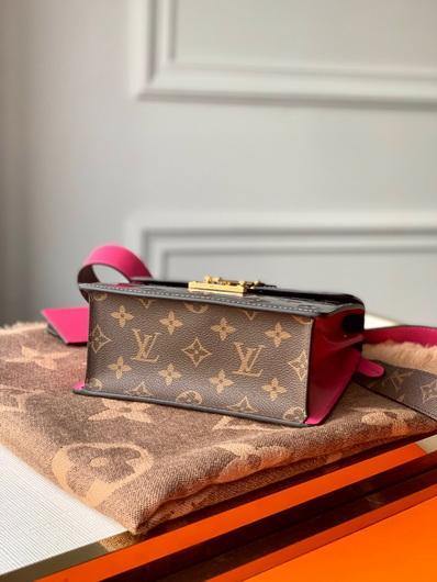 LV M90502 Louis Vuitton M90505 Spring Street Bag Silver Plum