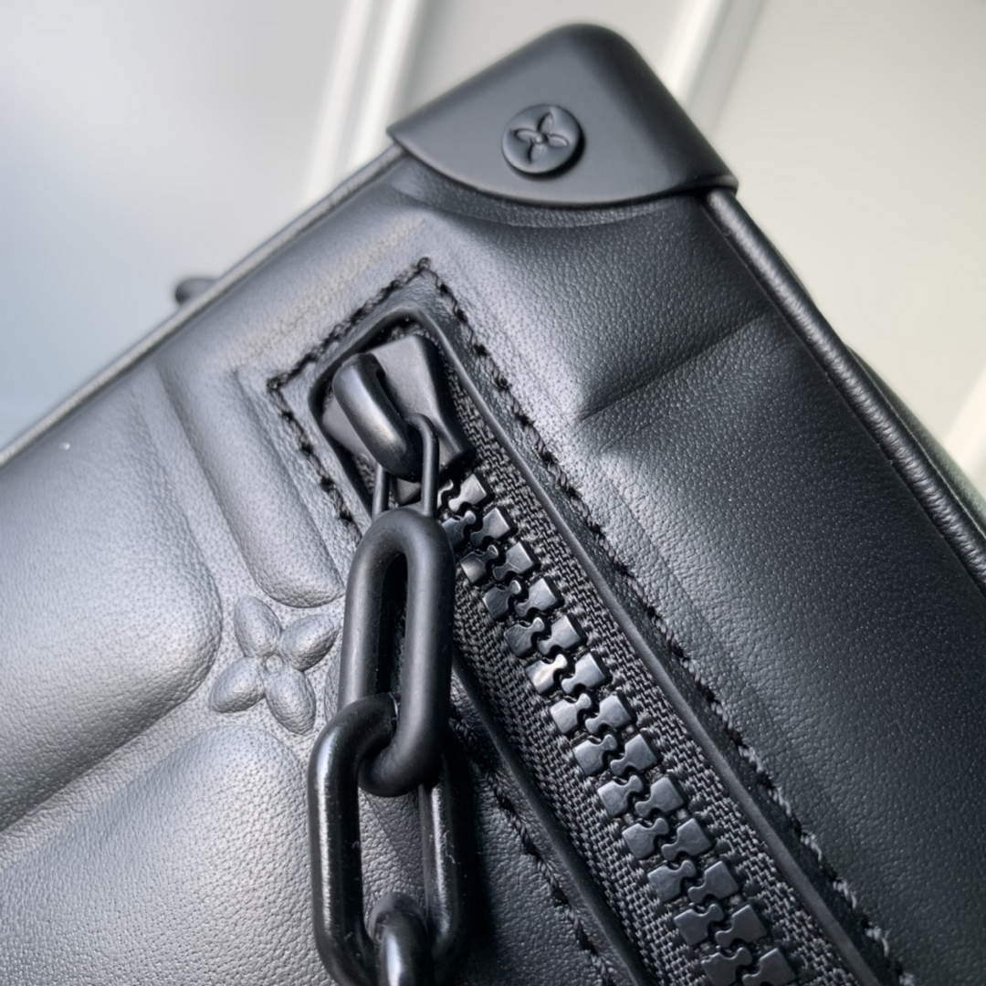 LV M81611 Louis Vuitton Mini Soft Trunk Black