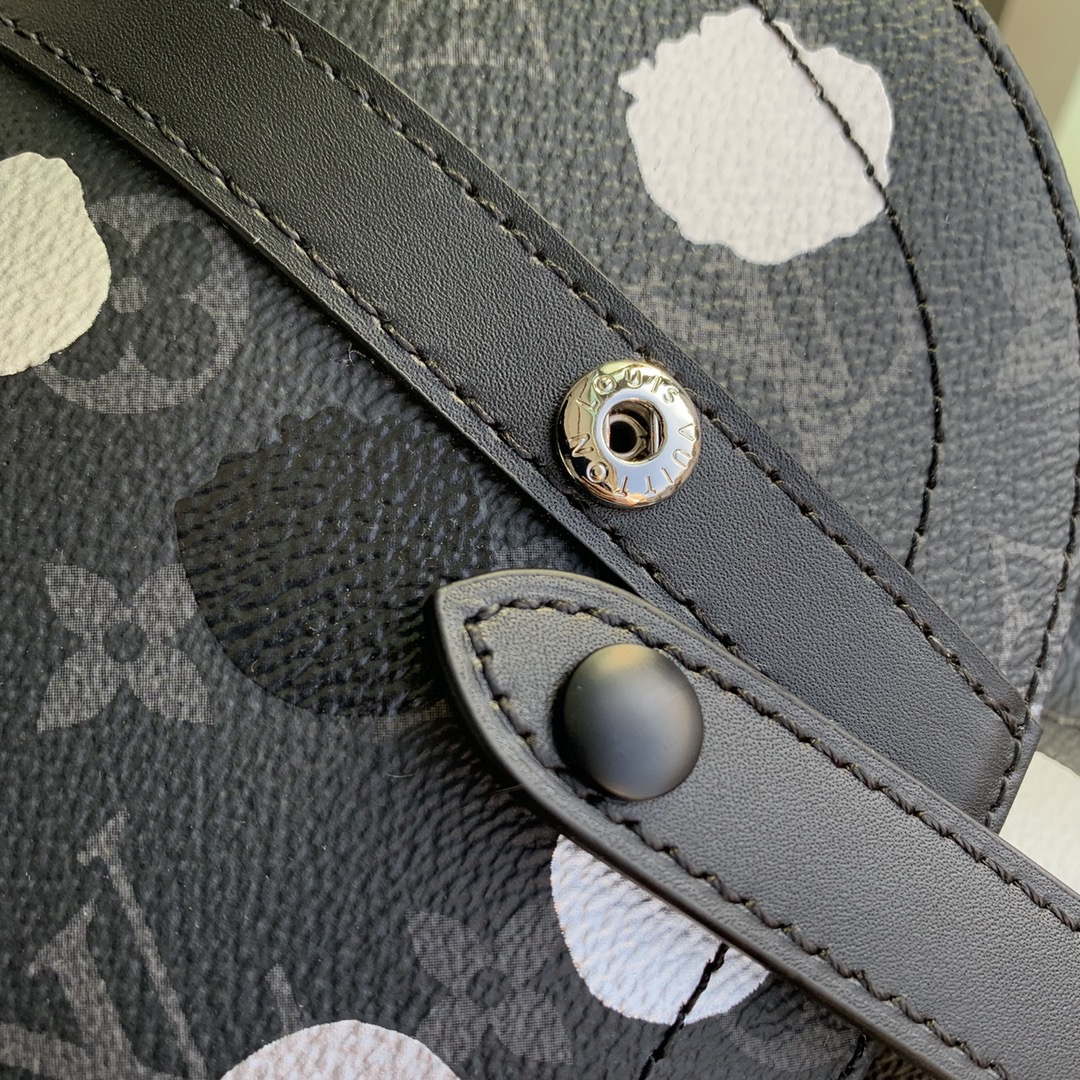 LV M46403 Louis Vuitton LV x YK Christopher MM Backpack Monogram eclipse Black and Silver