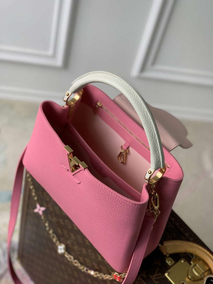 LV M22375 Louis Vuitton Capucines MM Handbag Pink