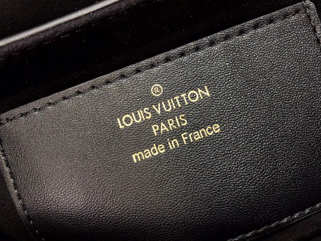 LV M59029 Louis Vuitton Twist MM High End Leathers