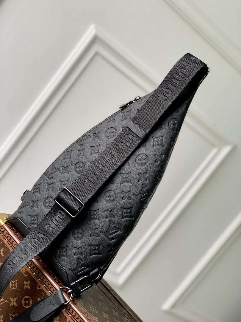 LV M21890 Louis Vuitton Duo Slingbag Black