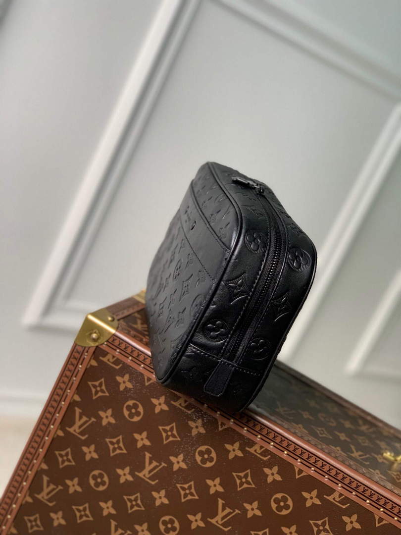 LV M68589 Louis Vuitton Trousse Toilette GM Bag Black