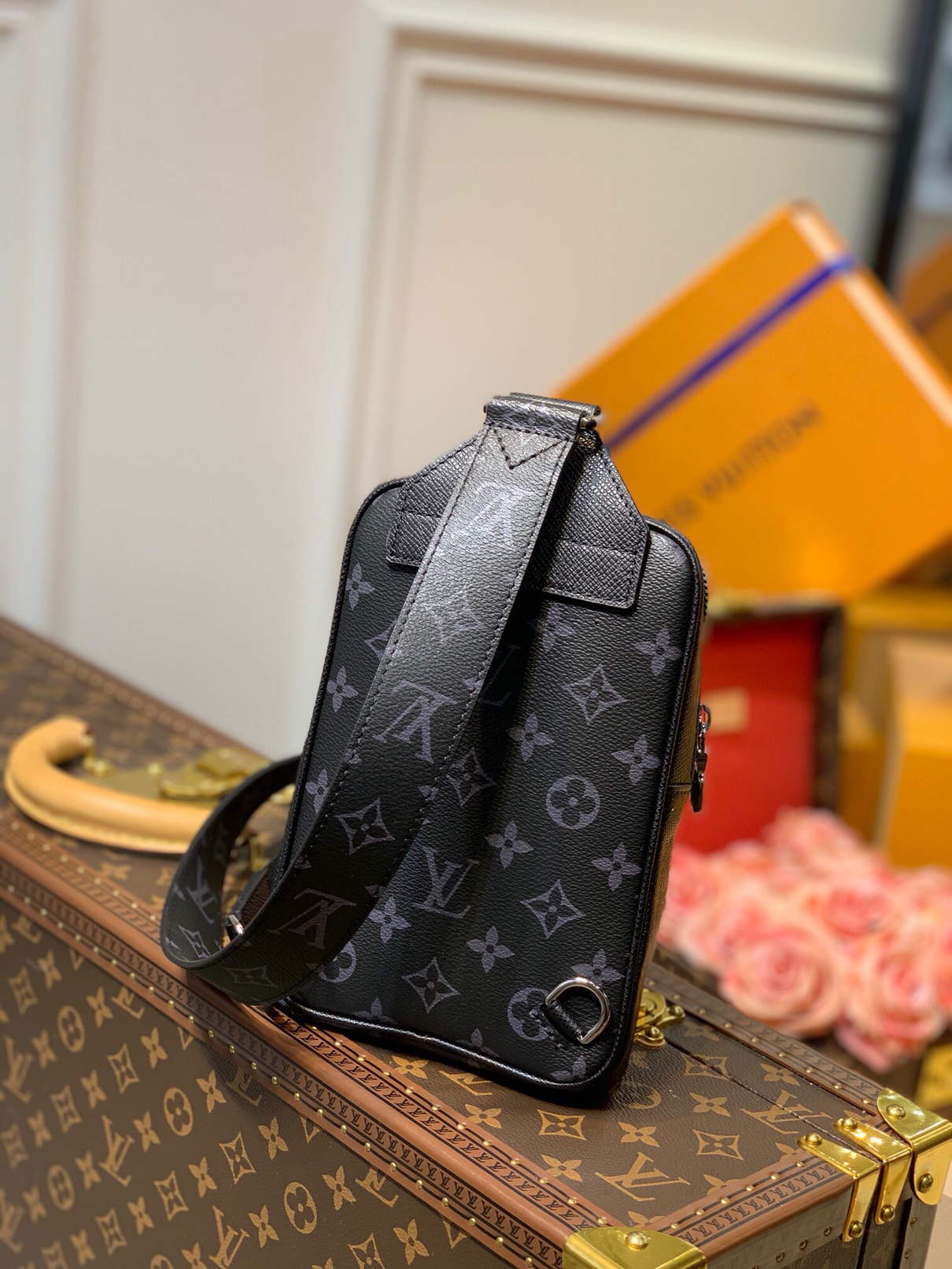 LV M30741 Louis Vuitton Outdoor Slingbag Black
