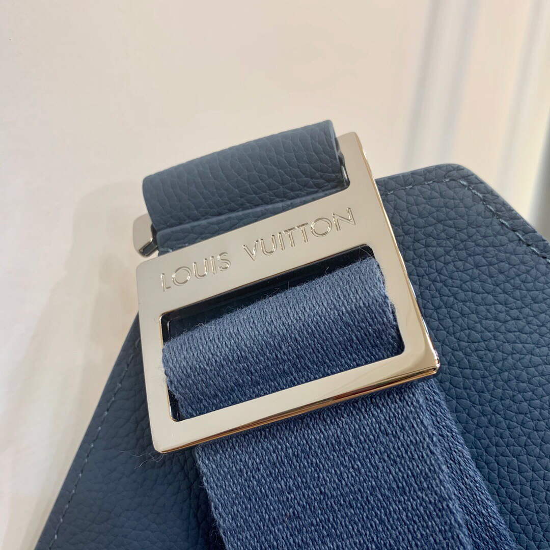 LV M59625 Louis Vuitton New Sling Bag Blue