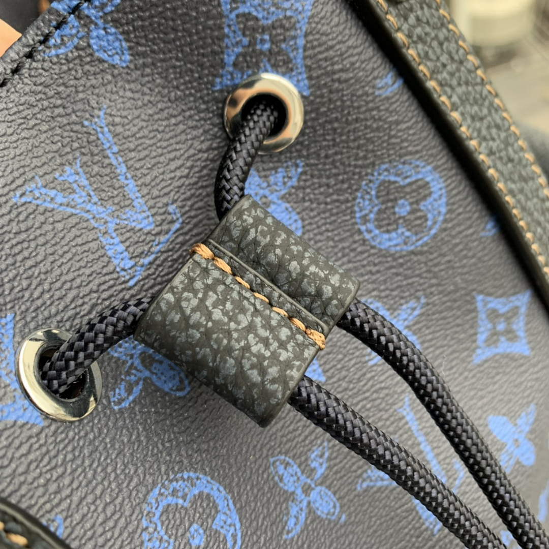LV M46338 Louis Vuitton Christopher MM Backpack Blue