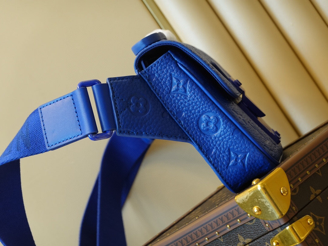 LV Louis Vuitton M58487 S Lock Sling Blue