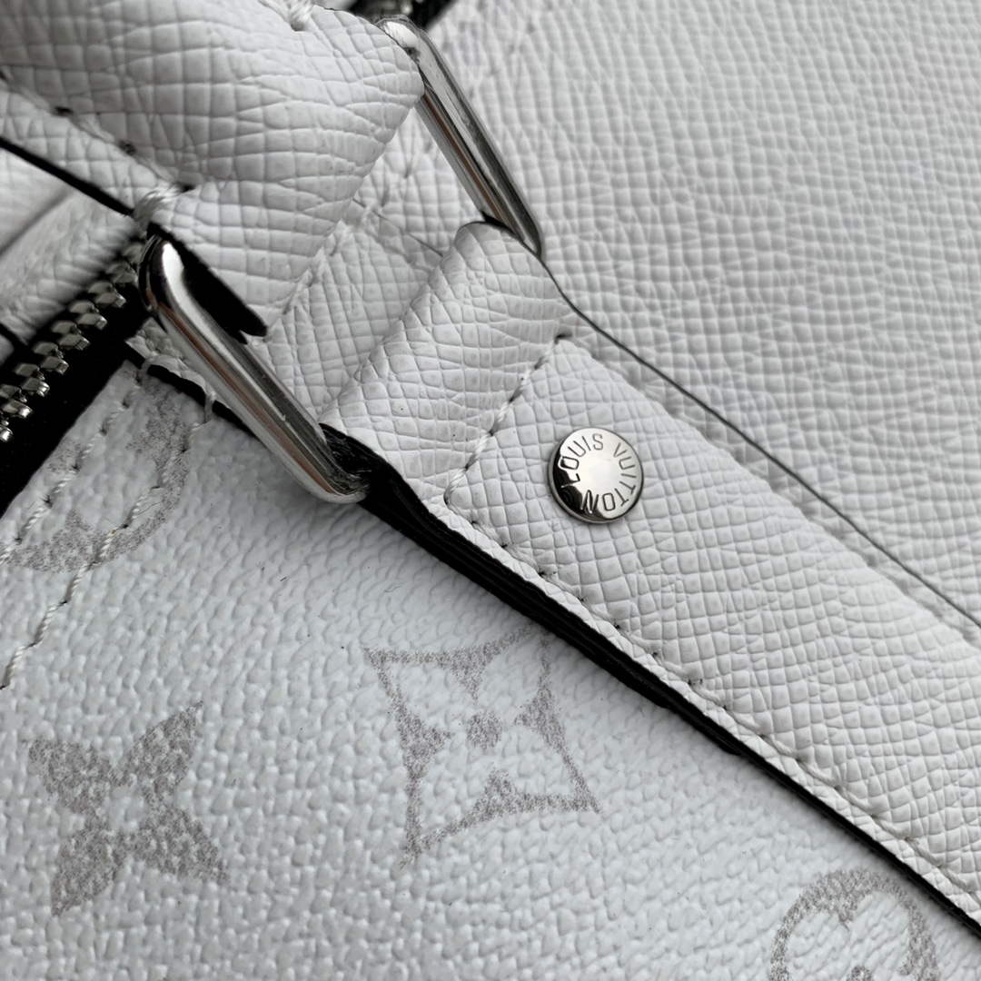 LV M30885 Louis Vuitton Keepall Bandouli��re 50 Bag Optic White
