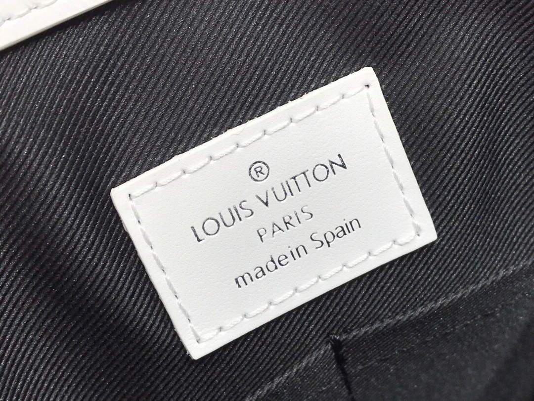 LV M46113 Louis Vuitton Carry It Bag 25cm Monogram Canvas Spring/Summer 2021 Collection Green