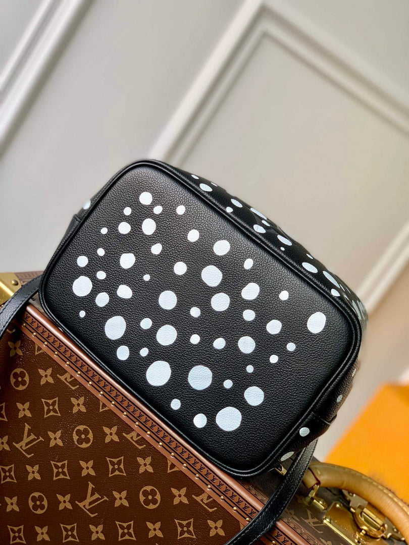 LV M21753 Louis Vuitton LV x YK N��ono�� MM Bag Black White