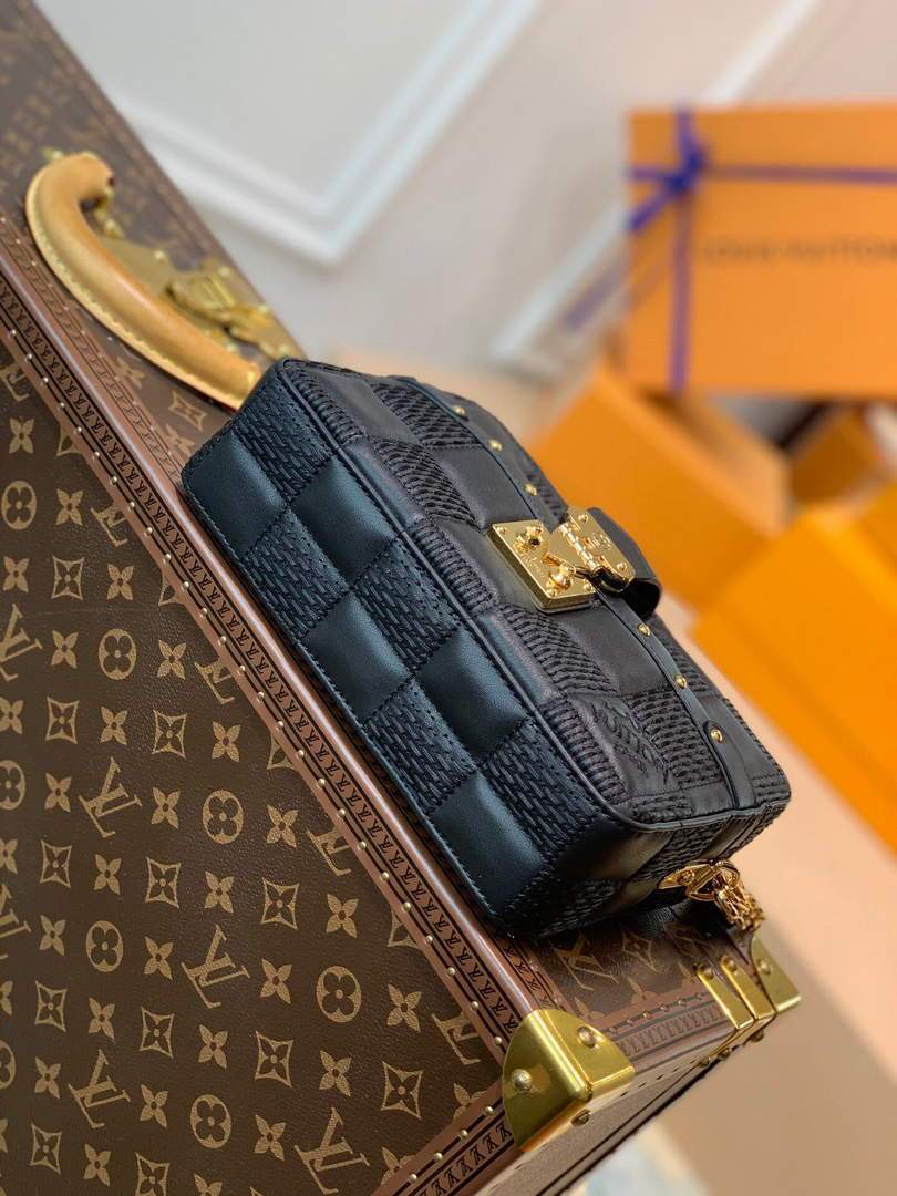 LV M59116 Louis Vuitton M59115 Troca PM Shoulder Bag Black