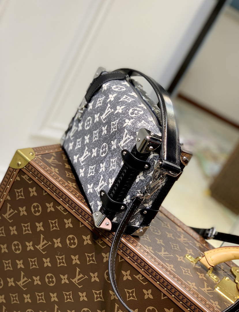 LV M21460 Louis Vuitton Side Trunk Bag