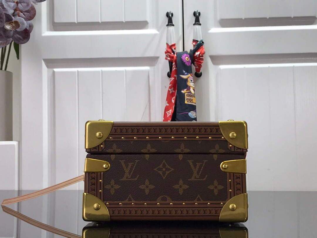LV M20039 Louis Vuitton 8 Watch Case Monogram