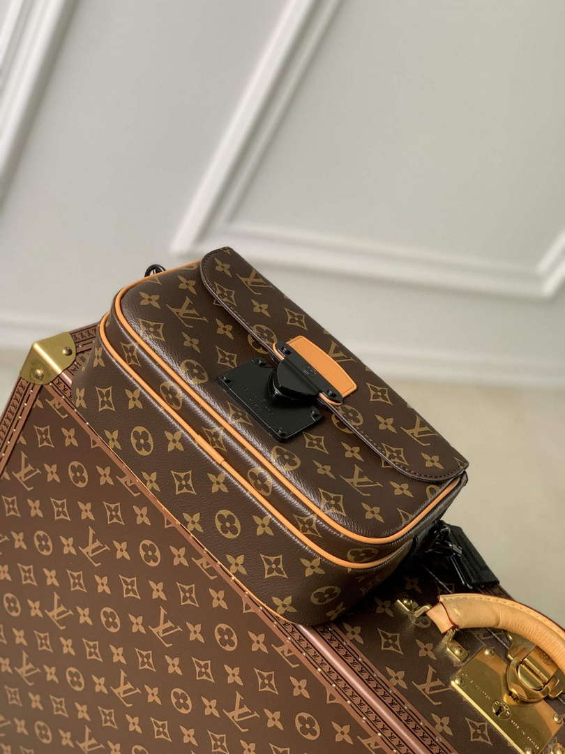 LV M46688 Louis Vuitton S-Lock Messenger Radiant Sun