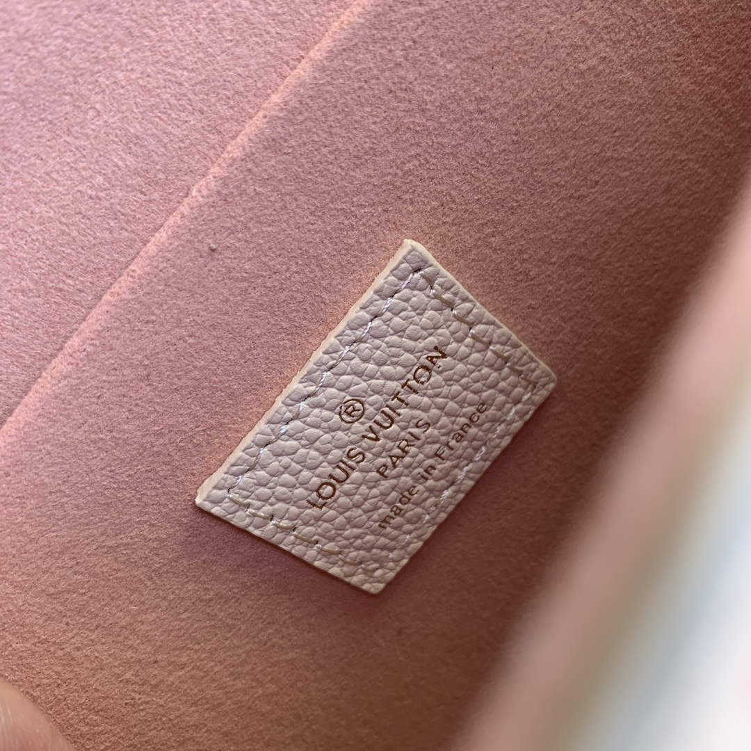 LV M82610 Louis Vuitton Pochette F��licie Bag Pink