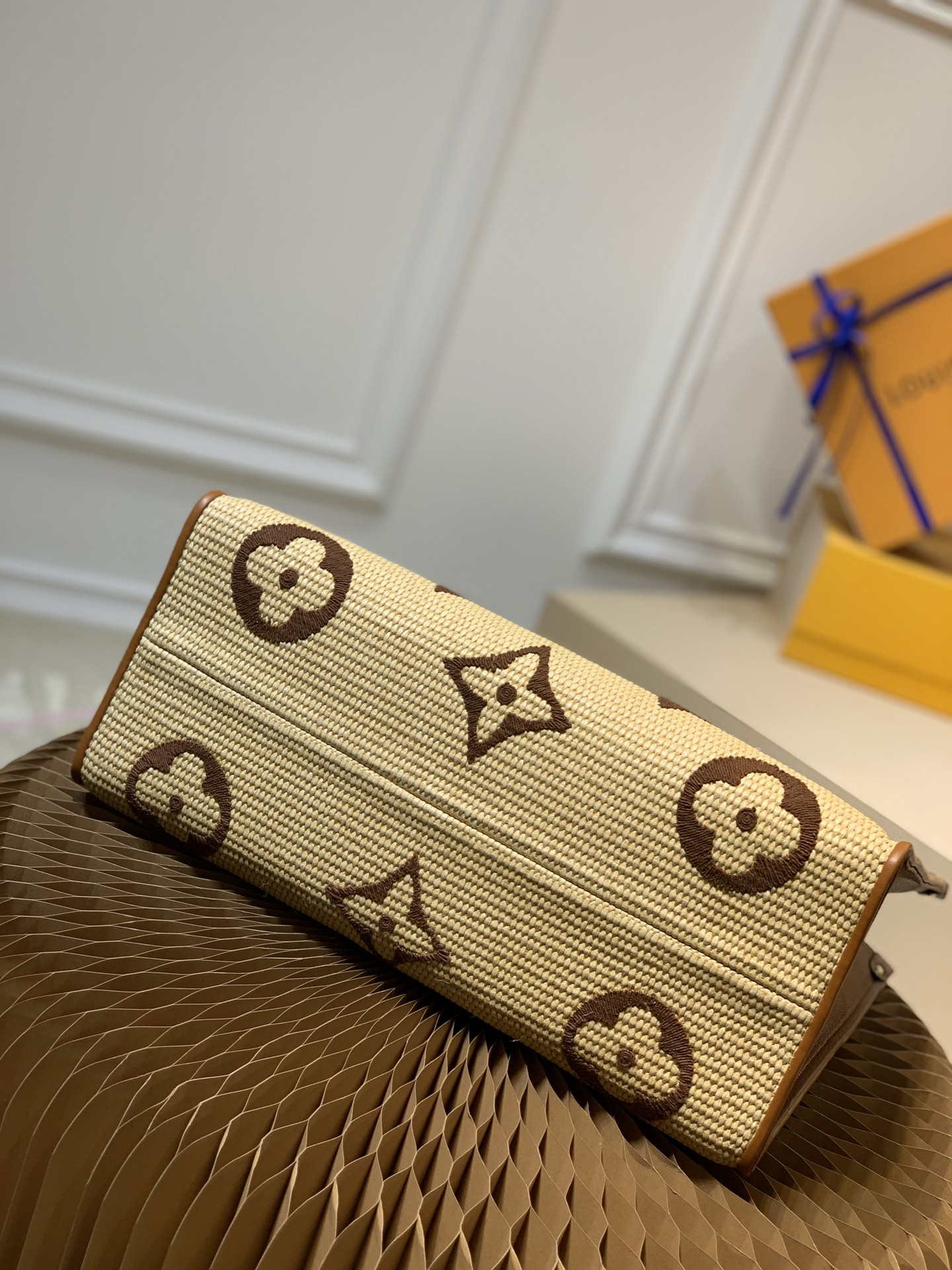 LV M57644 Louis Vuitton Onthego GM Tote Bag Tan