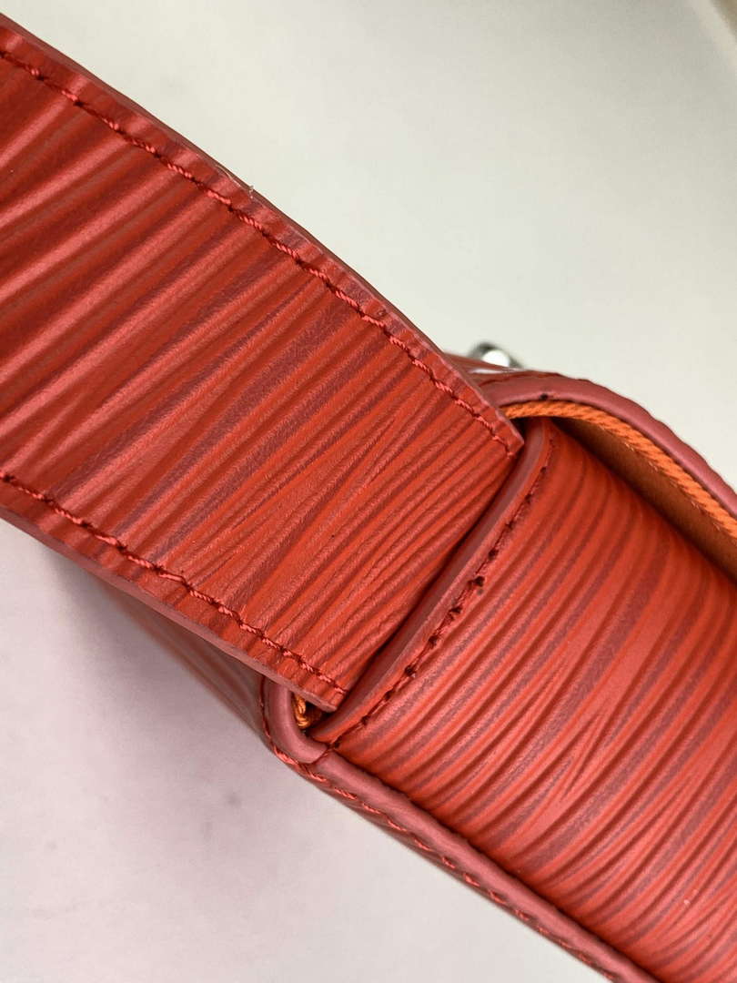 LV M23837 Louis Vuitton Micro Steamer Wallet Vermillion Red