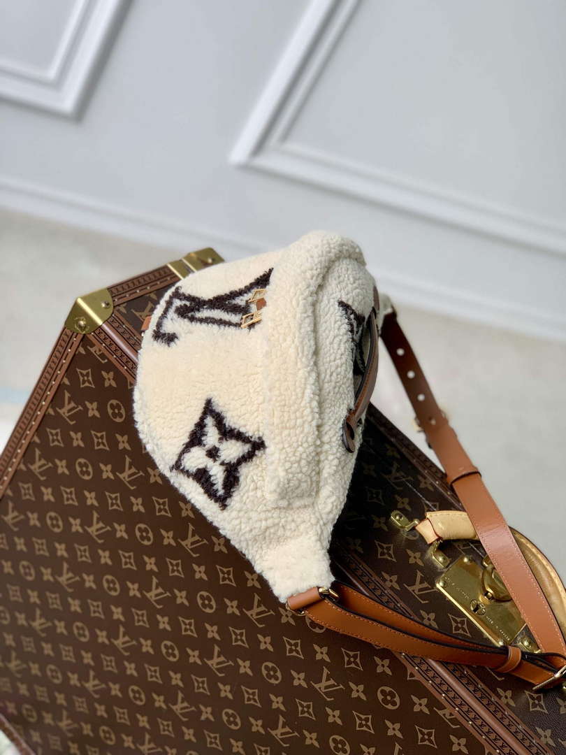 Louis Vuitton LV M23715 Bumbag Cream/Brown