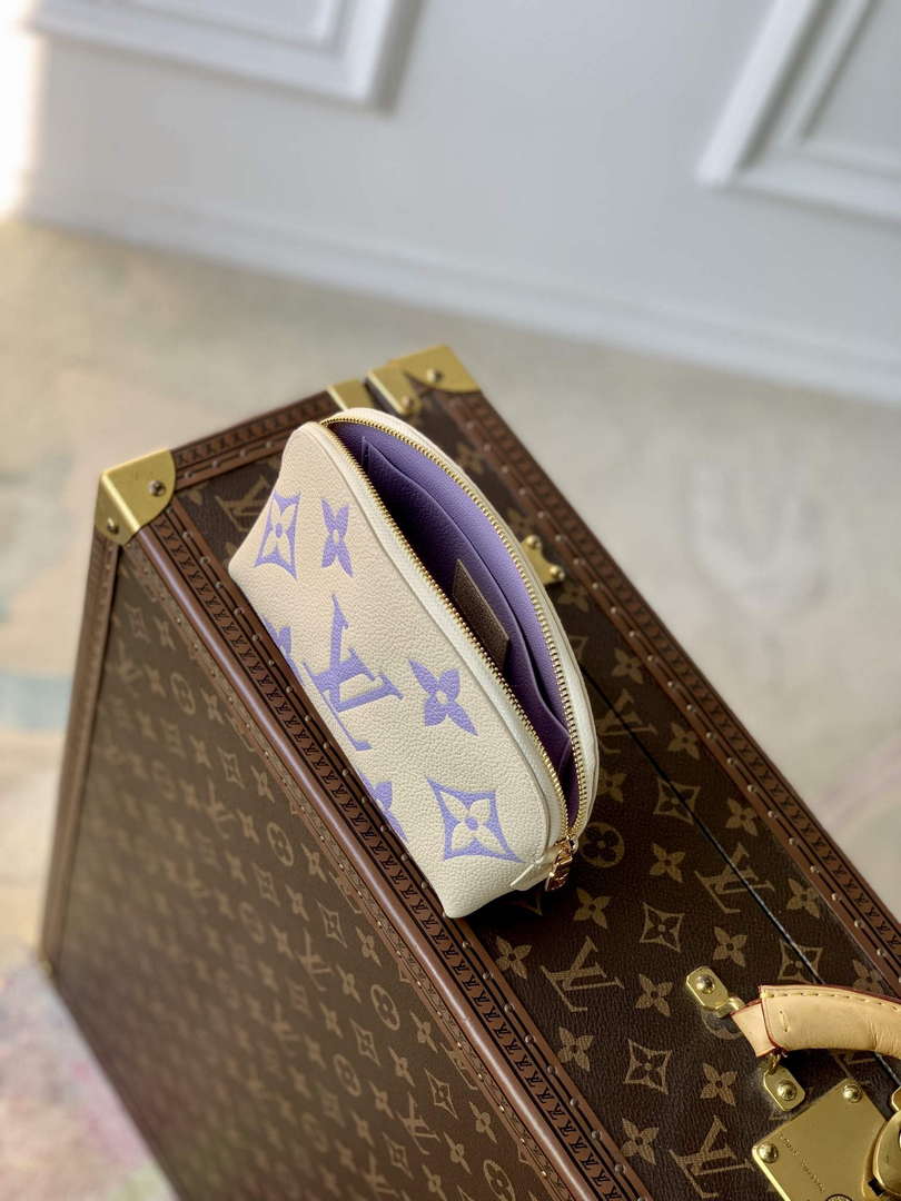 LV M45951 Louis Vuitton Pochette Cosmetique PM Taro Purple