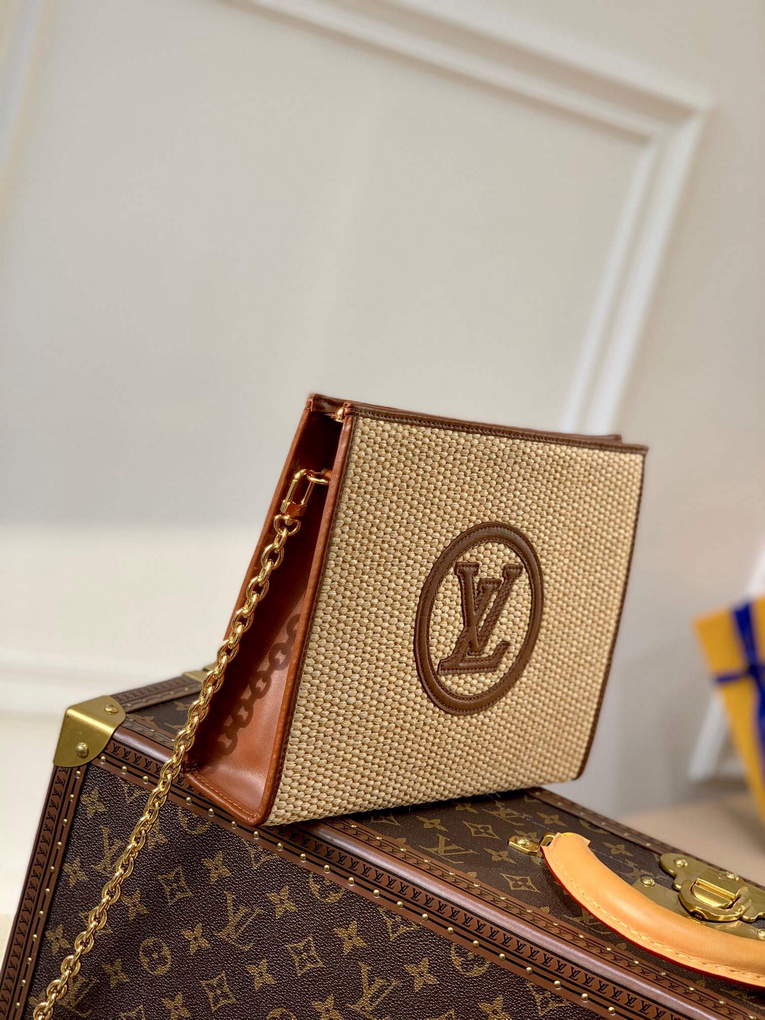 LV M81366 Louis Vuitton Toiletry Pouch On Chain Brown