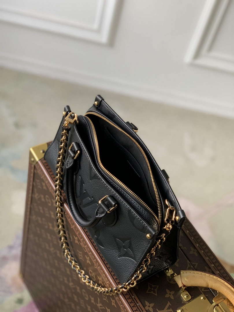 LV M23640 Louis Vuitton OnTheGo East West Tote Bag Black