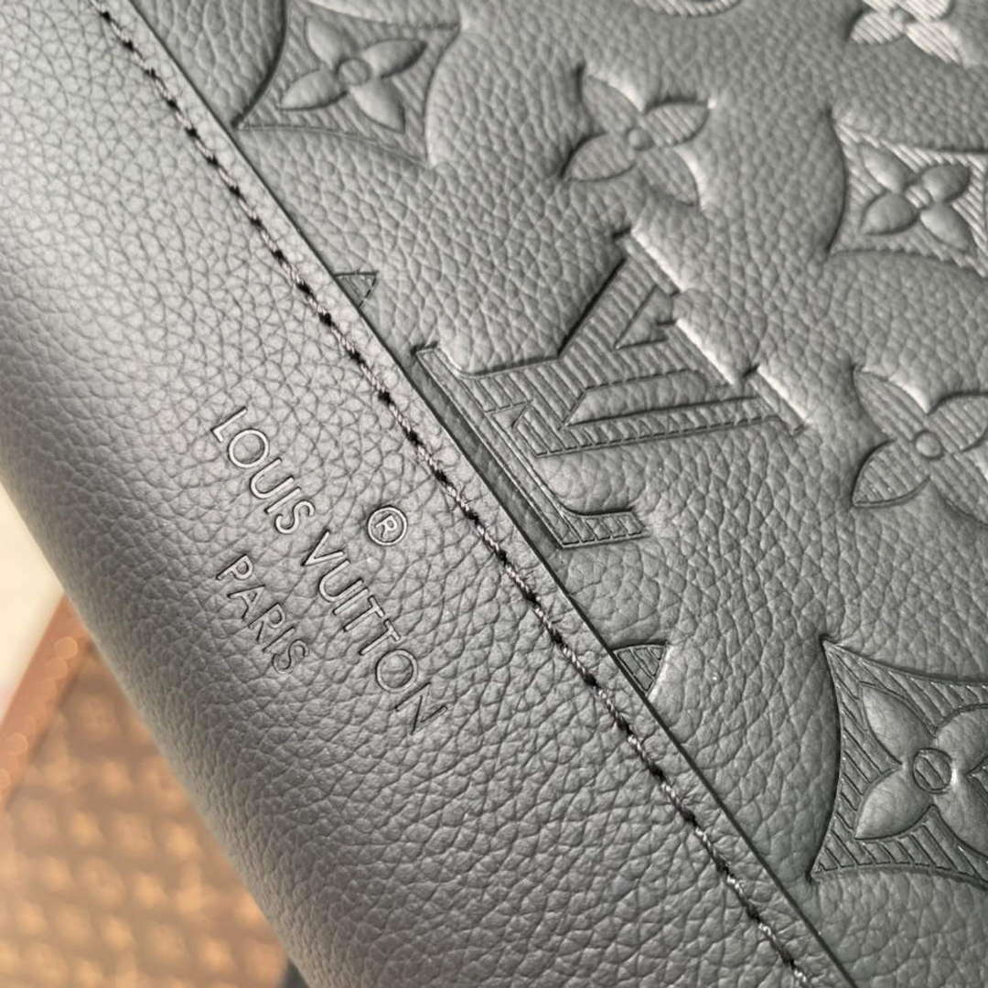 LV M21890 Louis Vuitton Duo Slingbag Black