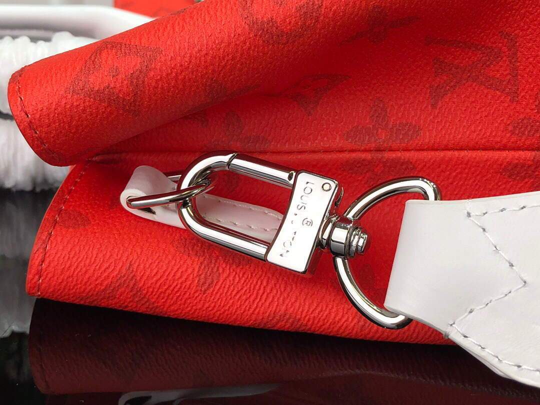 LV M46112 Louis Vuitton Carry It Bag 32cm Monogram Canvas Spring/Summer 2021 Collection Red