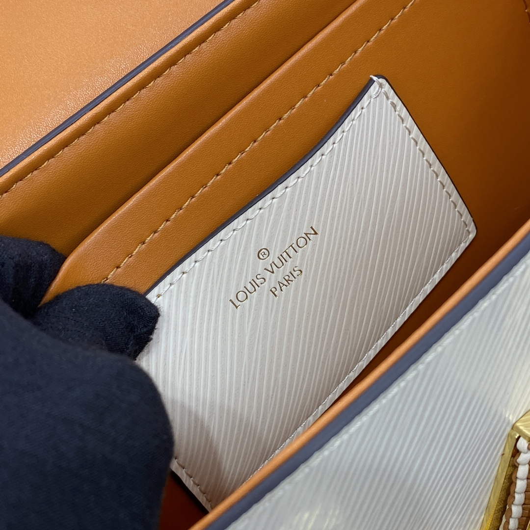 LV M22236 Louis Vuitton Twist MM Handbag Quartz