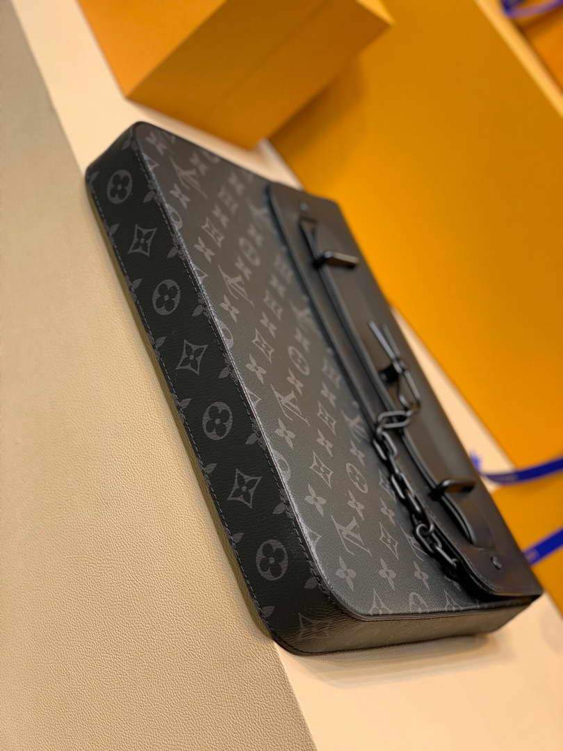 LV M80107 Louis Vuitton Pochette Steamer Monogram Eclipse