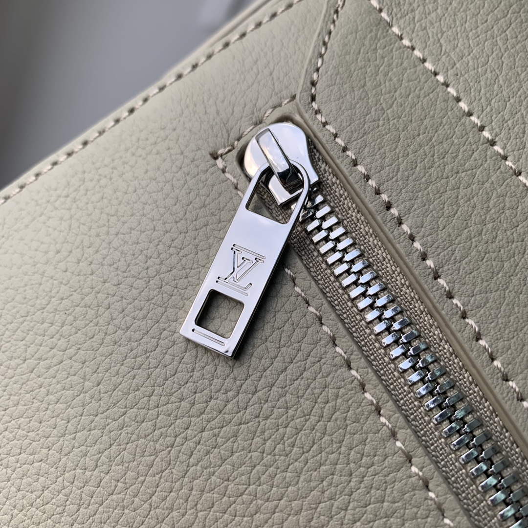 LV M22505 Louis Vuitton Takeoff Messenger Bag Sage