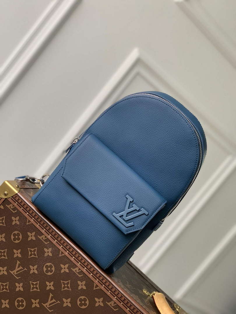LV M23765 Louis Vuitton Pilot Slingbag Blue