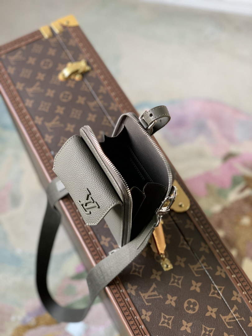 LV M57089 Louis Vuitton Phone Pouch Green