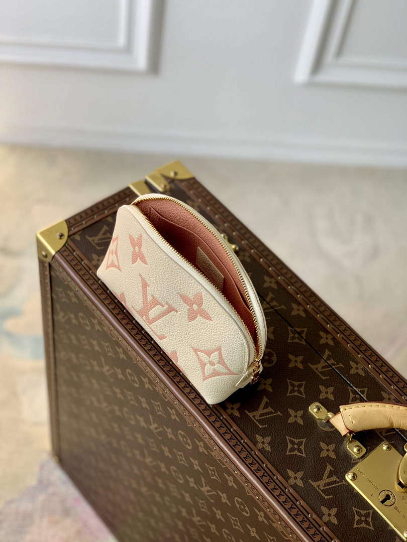 LV M45951 Louis Vuitton Pochette Cosmetique PM Pink