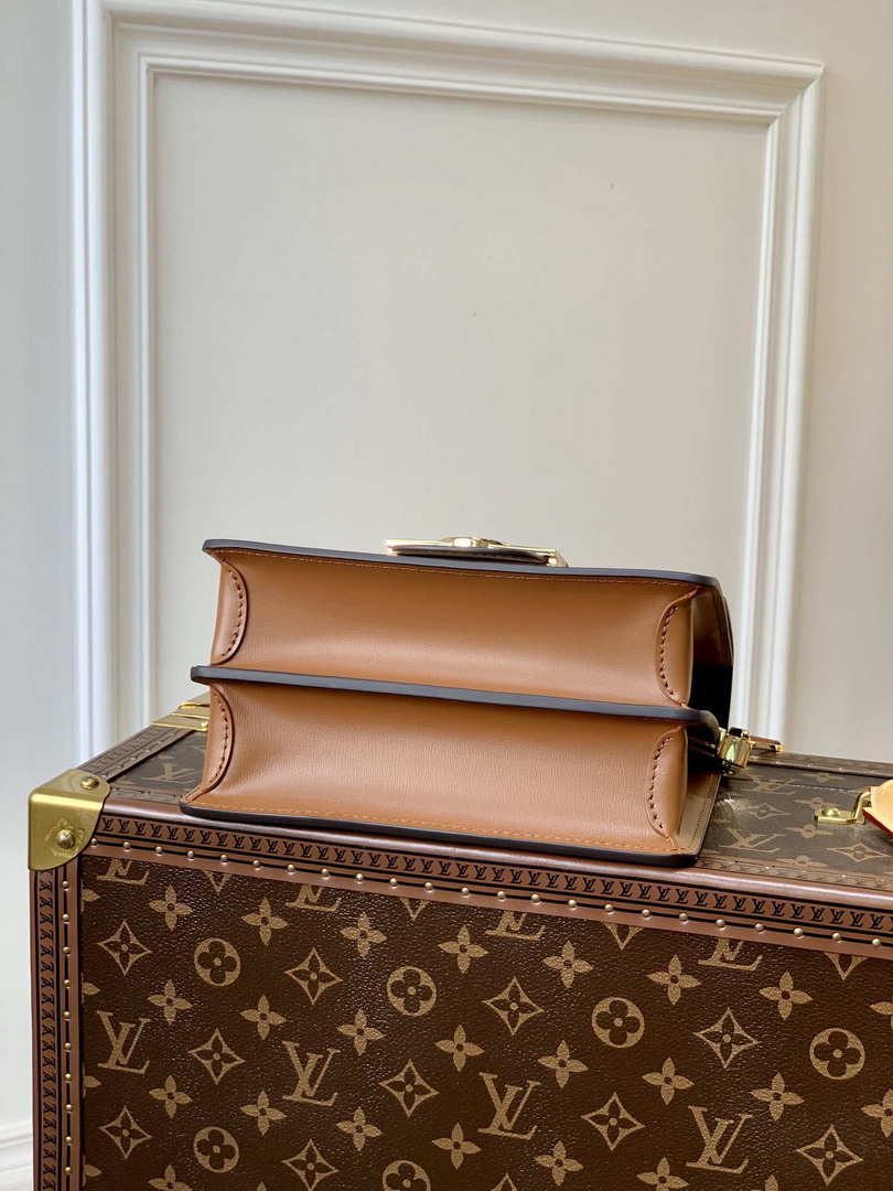 LV M45959 Louis Vuitton Dauphine Mini Bag Monogram