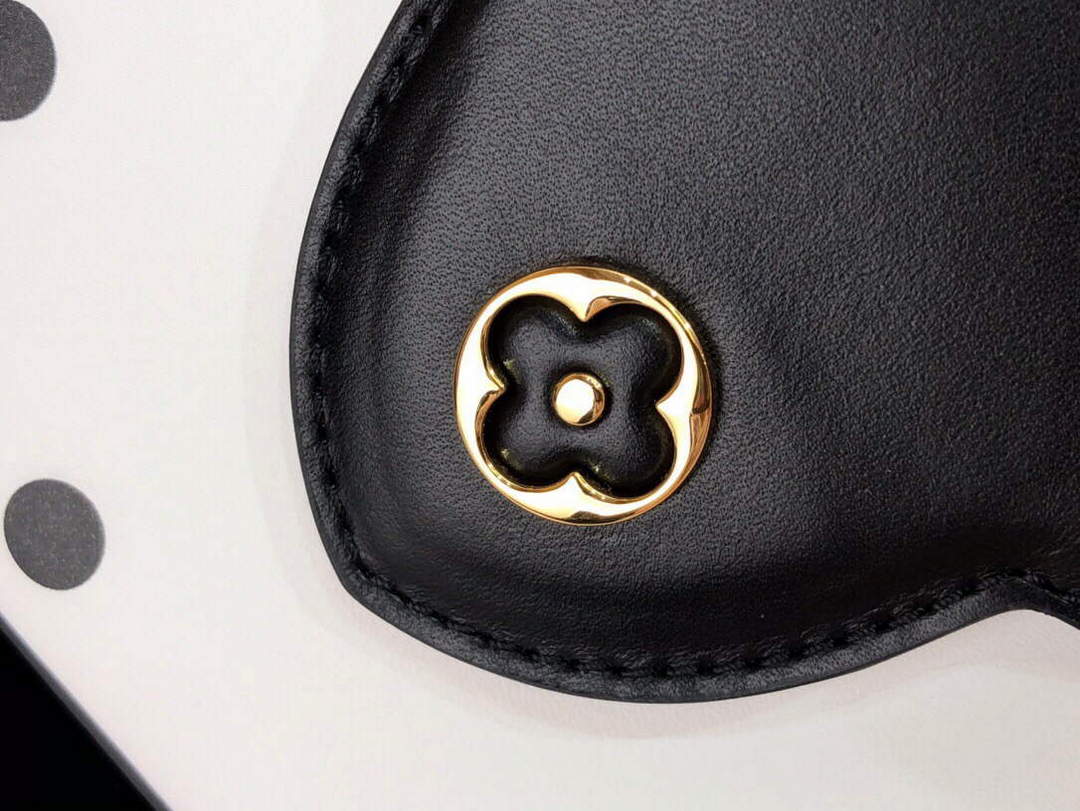 LV M20373 Louis Vuitton Capucines Mini Bag