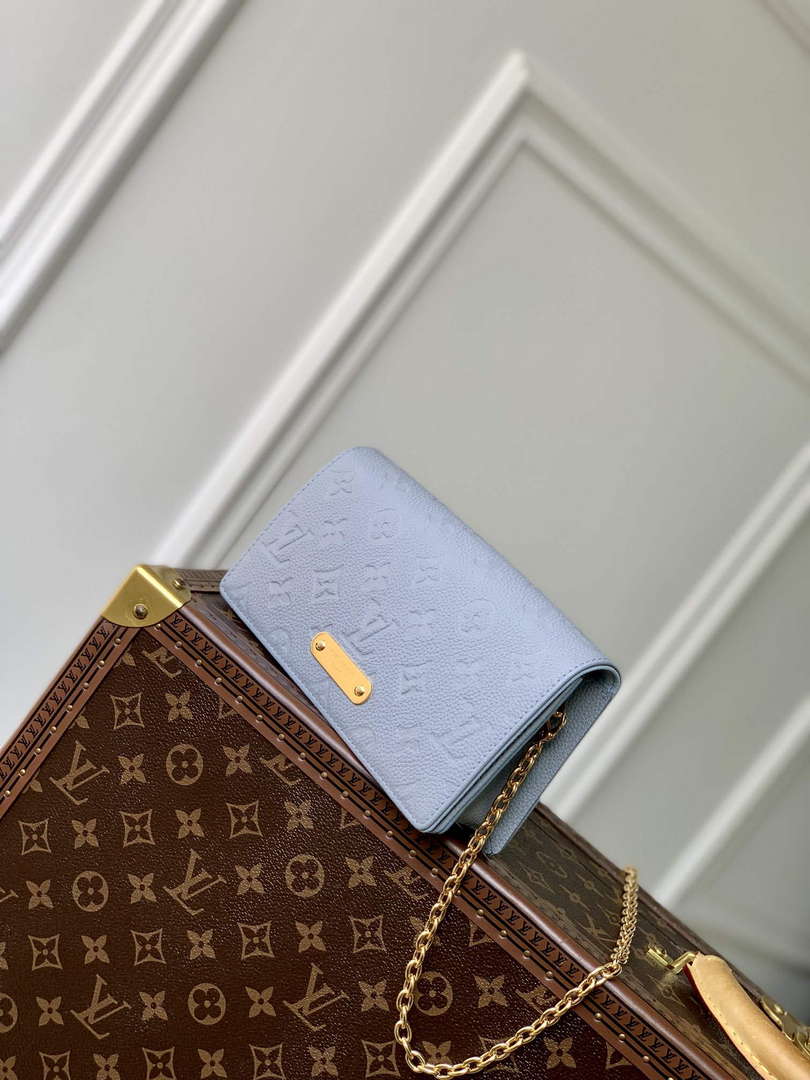 LV M83233 Louis Vuitton Wallet On Chain Lily Bag Blue Hour