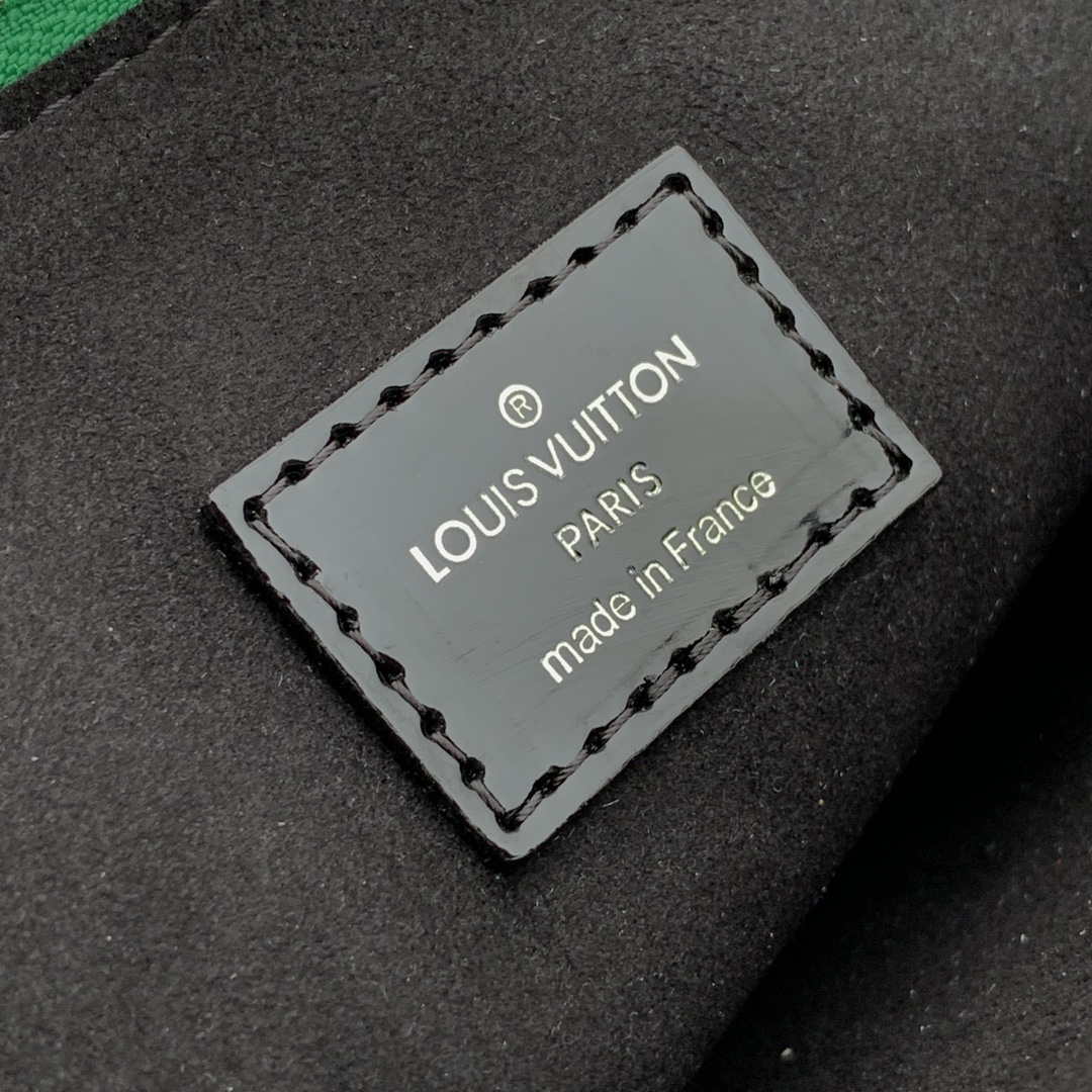 LV M57783 Louis Vuitton Coussin MM Embossed puffy Green Patent Leather