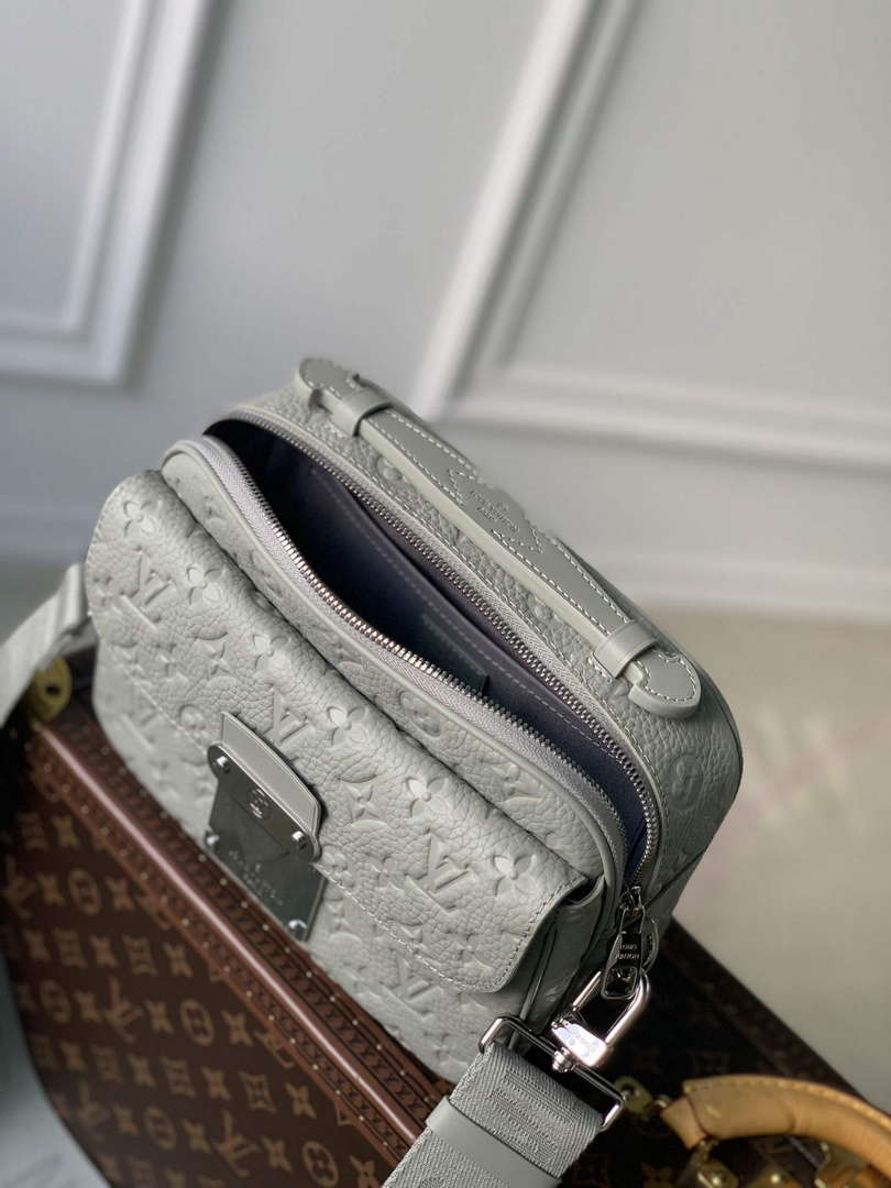 LV M23152 Louis Vuitton S-Lock Messenger Bag Mineral Gray