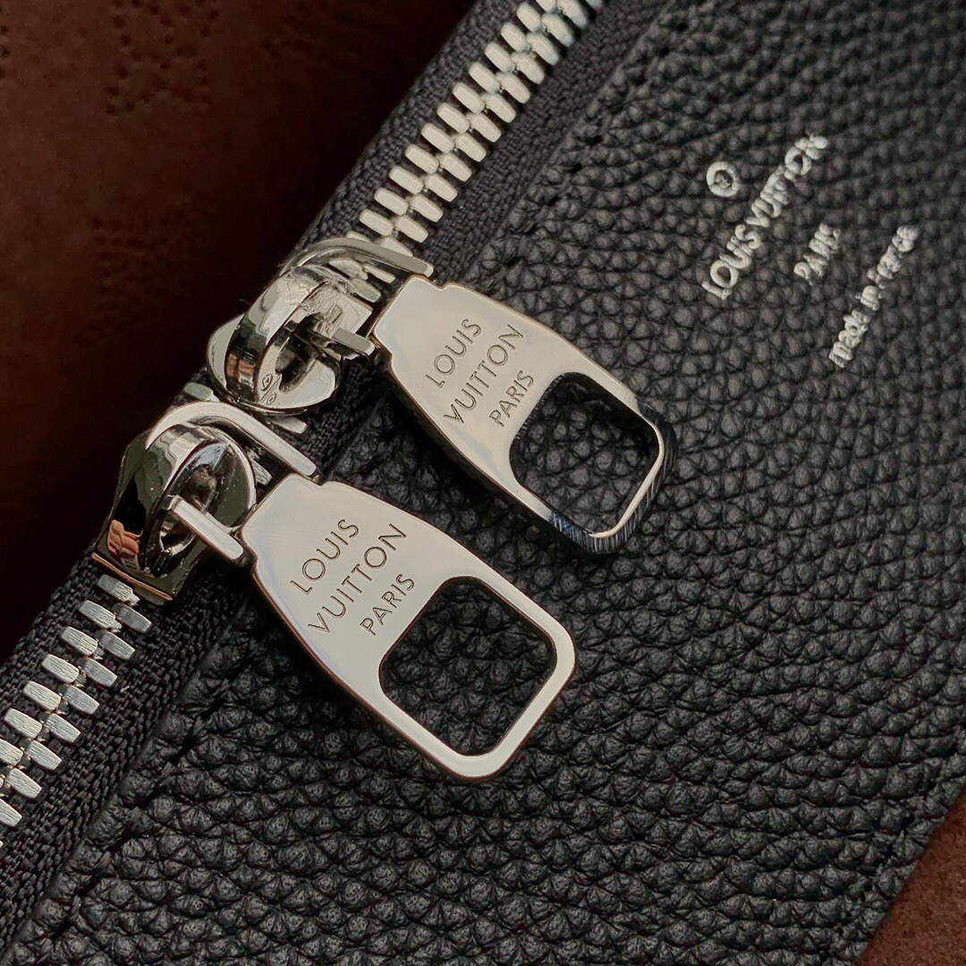 LV M59200 Louis Vuitton Bella Tote Mahina Black