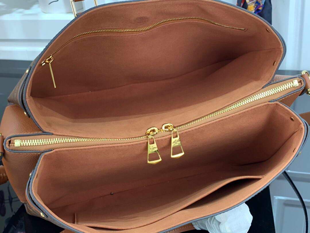 LV M44903 Louis Vuitton Soufflot MM Bag M44817 Monogram Canvas Brown