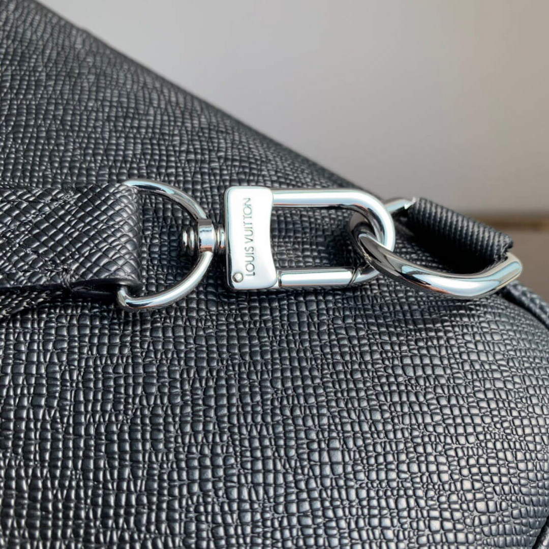 LV M30859 Louis Vuitton Avenue Sling Bag Black