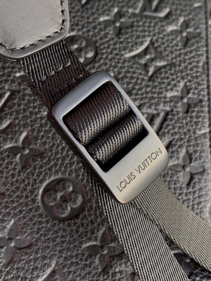 Louis Vuitton LV M55699 Christopher Backpack Taurillon Monogram N41379 Black