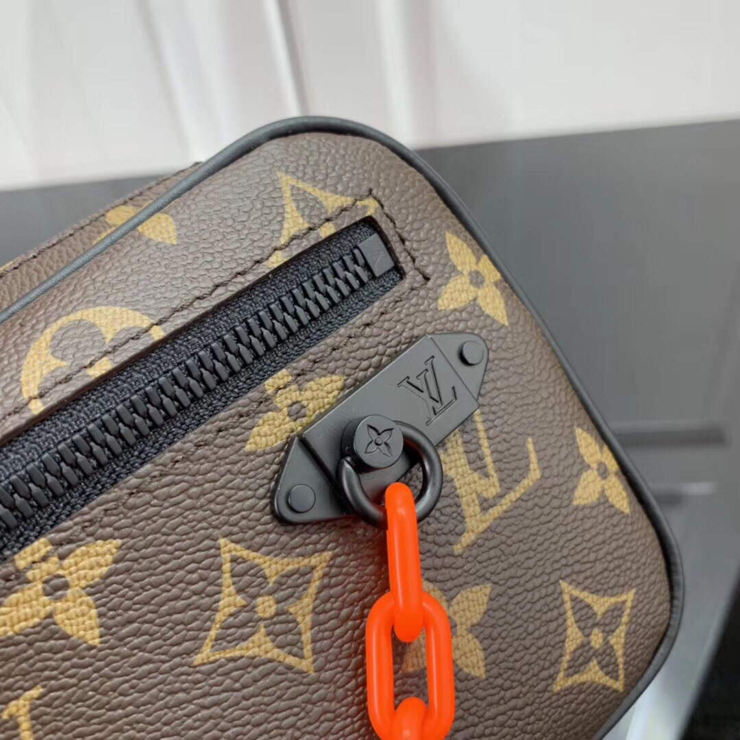 LV M68321 Louis Vuitton Pochette Volga Bag Brown